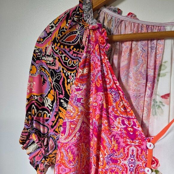 LIKE NEW BOHO FLORAL TOP SIZE MEDIUM - Picture 4 of 14